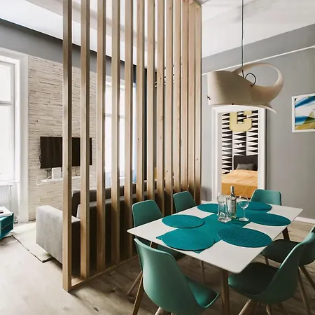 Turquoise Harmony In The Heart Of The アパート *